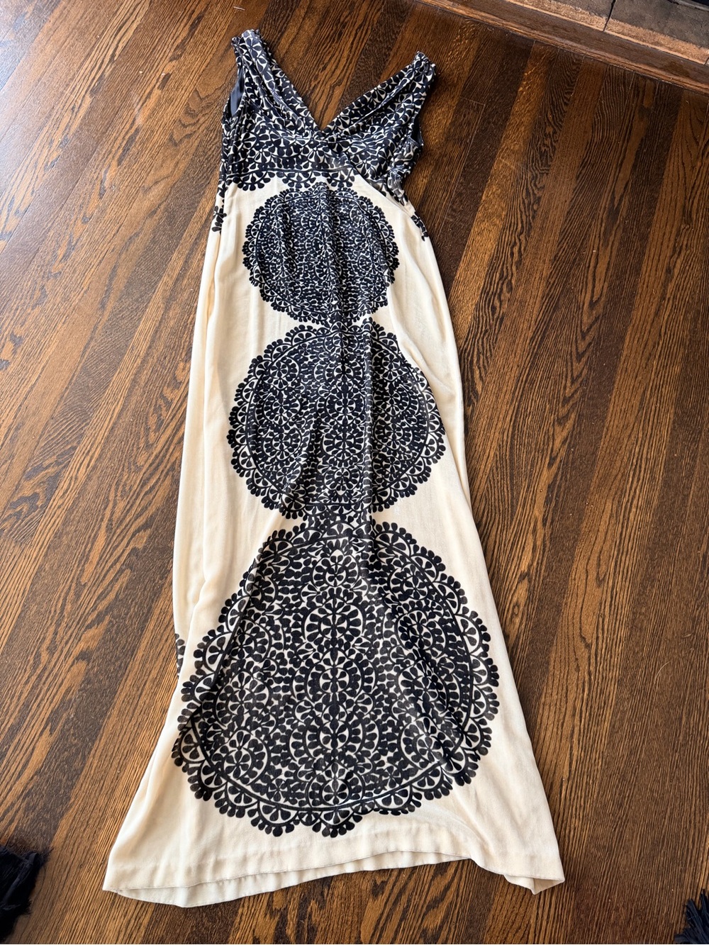Diane Von Furstenberg Cream Maxi Dress with Black Medallion Print velvet medium